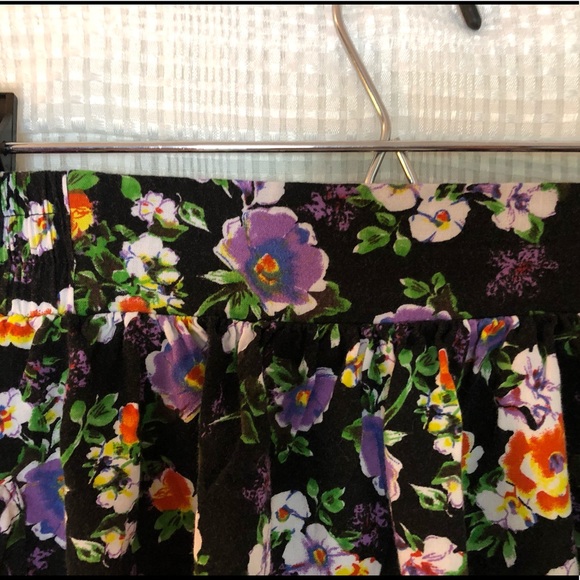 📌 4/$24 📌FLOUNCE MINI SKIRT🌸SZ M🌸POCKETS!🌸EUC - Picture 5 of 8